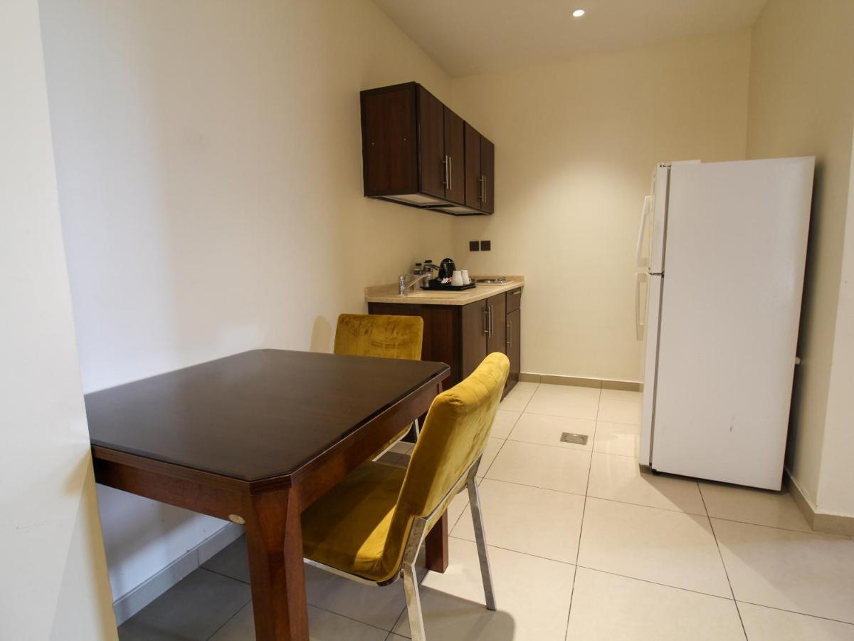 Friesian Hotel Suites Jeddah Ngoại thất bức ảnh