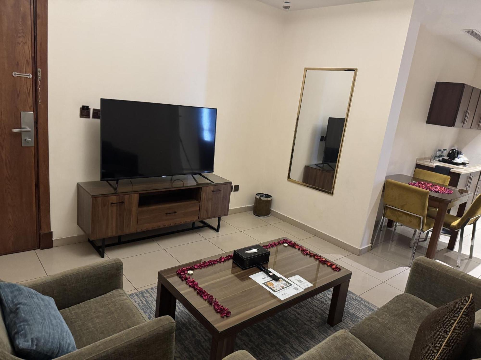 Friesian Hotel Suites Jeddah Ngoại thất bức ảnh